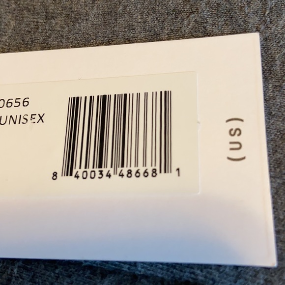 ❗️ NWT Universal Standard Foundation Crewneck ❗️ - Picture 5 of 5